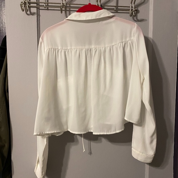 Criss cross Blouse - Picture 2 of 2